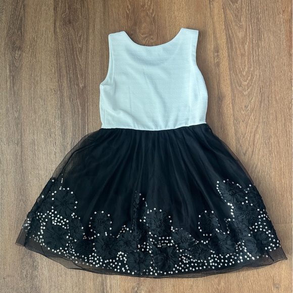 Girls Fancy Dress Ivory And Black - Picture 5 of 8